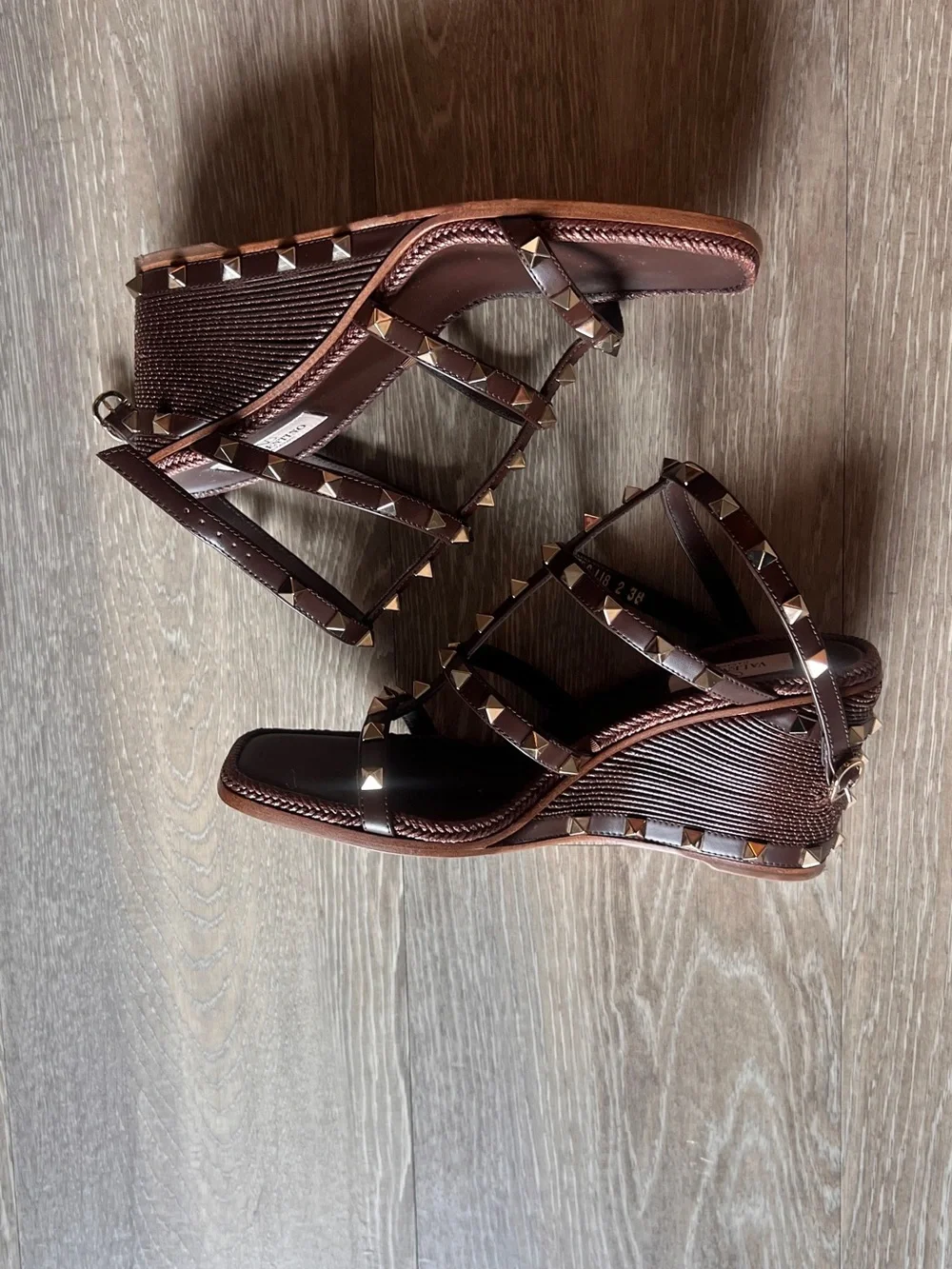 Rockstud Calfskin Wedge Sandal With Cornely Embroidery 80Mm